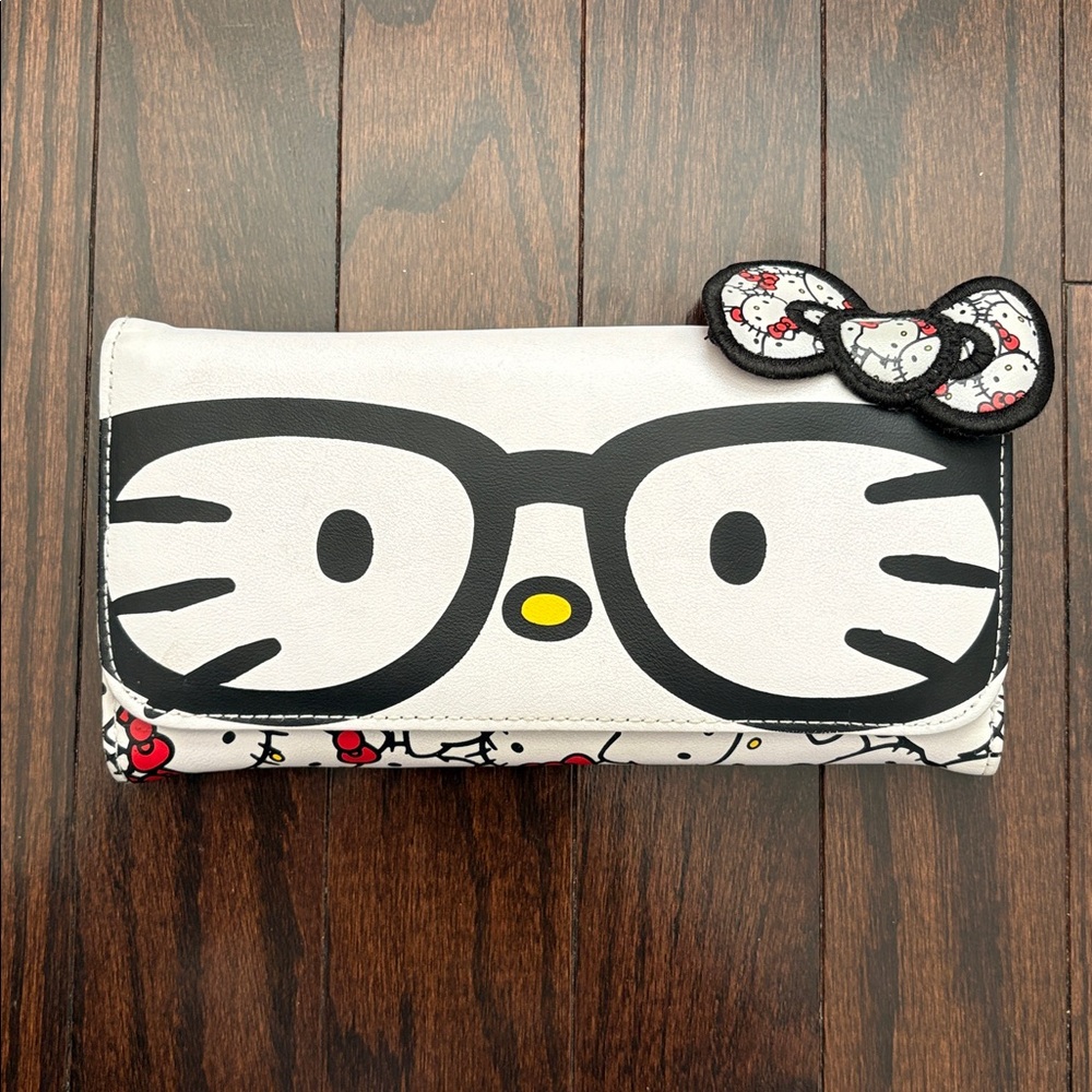 Hello Kitty Wallet with Bow